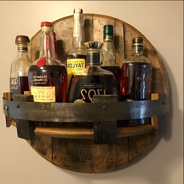 Rustikales Wandregal aus Bourbon-Whiskey-Fass - Dekorative Bar-Accessoires