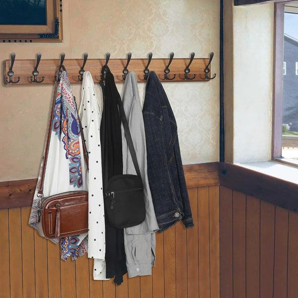 Wandmontierte Garderobe aus Holz mit 10 Haken