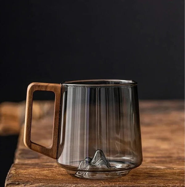 Elegantes Glas mit Henkel