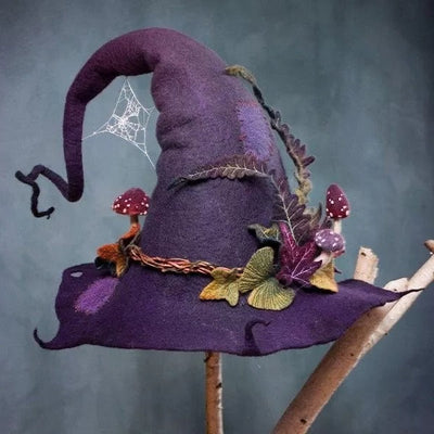 Dekorative Hexenhüte aus Filz für Halloween-Partys