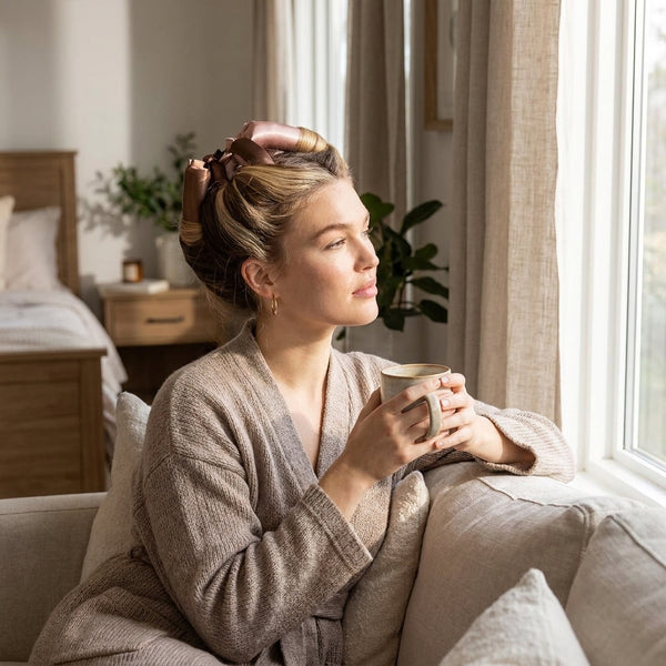 Hitzefreier Lockenwickler aus Satin für schonendes Haarstyling