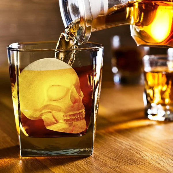 Eiswürfelform in Totenkopf-Optik