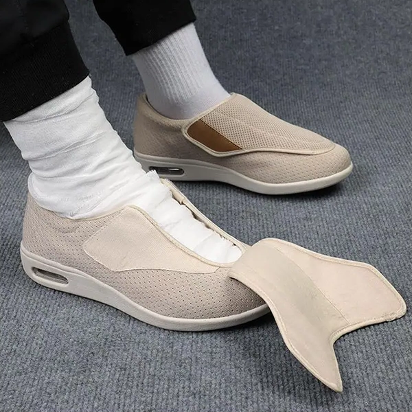 Bequeme, extra breite Diabetikerschuhe für geschwollene Füße